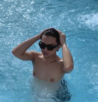 Monna Mi - masseur in Doha