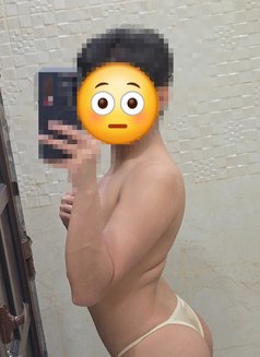 Monna Mi - masseur in Doha Photo 5 of 6