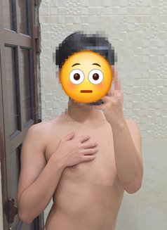 Monna Mi - masseur in Doha Photo 6 of 6