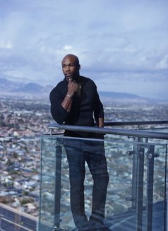 Monroe Black luxury Vip - Male escort in Dubai Photo 16 of 19