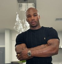 Monroe Black luxury 4 woman and Couples - Male escort in Dubai