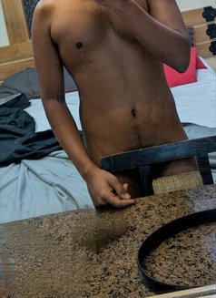 Mons - Male escort in Mumbai Photo 2 of 2