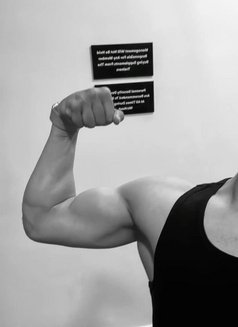 MONSTER HERE - Acompañantes masculino in Gurgaon Photo 4 of 8