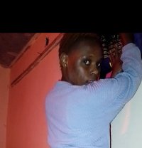 Mooh - Intérprete de adultos in Nairobi