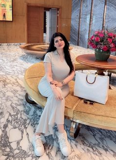 Moon Full services - escort in Doha Photo 5 of 8