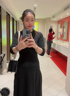 Moon Full Services - escort in Dubai Photo 2 of 10