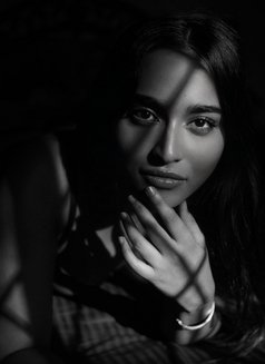 Moon - Transsexual escort in Mumbai Photo 1 of 4