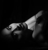 Moon - Transsexual escort in Mumbai