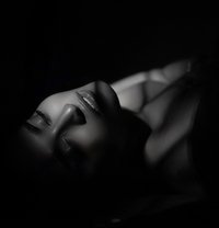 Moon - Transsexual escort in Mumbai