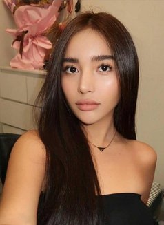 Chin Sexy Korean Escort - puta in Singapore Photo 5 of 7