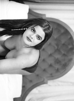 Moon Porn Sta - Transsexual escort in Pune Photo 30 of 30