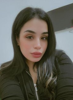 Moon Qween - puta in Beirut Photo 3 of 5