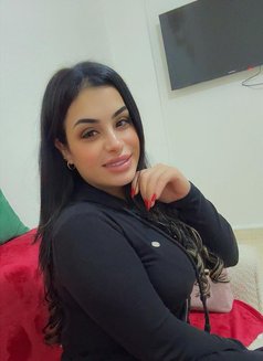 Moon Qween - puta in Beirut Photo 4 of 5