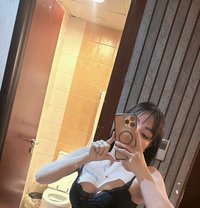 Moon - puta in Dubai Photo 3 of 4