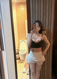 Moon - escort in Dubai Photo 4 of 6