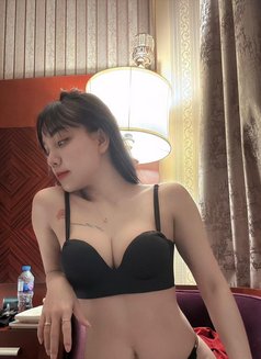 Moon - puta in Dubai Photo 8 of 8