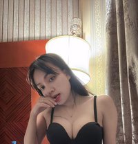 Moon - escort in Dubai Photo 7 of 8