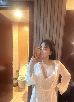 Moon - escort in Dubai Photo 9 of 12