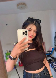 Moon - escort in Muscat Photo 4 of 13