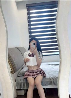 MOON - escort in Singapore Photo 4 of 7