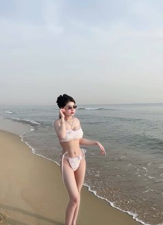 MOON - escort in Singapore Photo 7 of 7