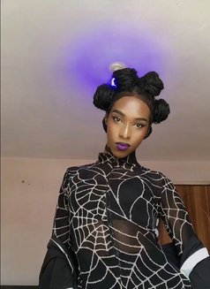 Genesis - Transsexual escort in Nairobi Photo 5 of 13