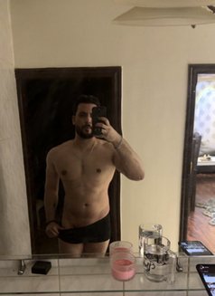 Moood - Male escort in Riyadh Photo 3 of 5