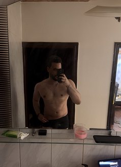 Moood - Male escort in Riyadh Photo 7 of 8