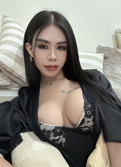 Layla - Transsexual escort in Riyadh Photo 7 of 19