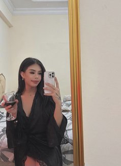 Layla - Transsexual escort in Riyadh Photo 9 of 19