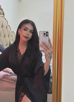 Layla - Transsexual escort in Riyadh Photo 13 of 19