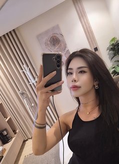 Layla - Transsexual escort in Riyadh Photo 1 of 19