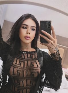 Layla - Transsexual escort in Riyadh Photo 17 of 19