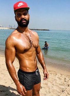Mora - Acompañantes masculino in Riyadh Photo 2 of 9
