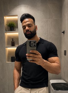 Mora - Acompañantes masculino in Riyadh Photo 4 of 9
