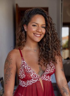 MORENA - masseuse in Lisbon Photo 2 of 6