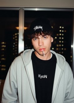 Morenzo - Male escort in Tokyo Photo 2 of 2