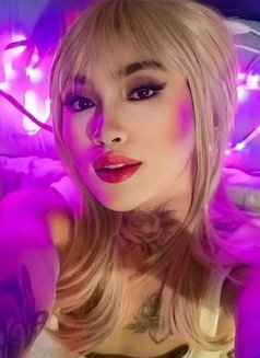 Big Fuck Rose - Transsexual escort in Makati City Photo 3 of 6