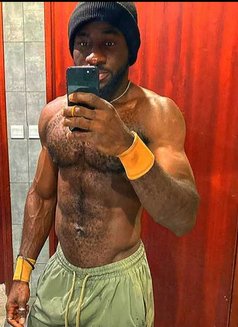 Morgan - Male escort in Doha Photo 2 of 2