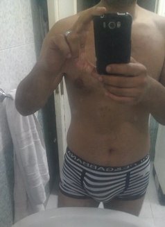 Moris - Male escort in Cairo Photo 2 of 3