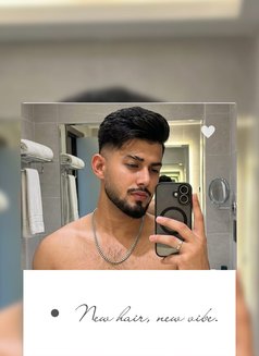 Moriss - Male escort in New Delhi Photo 10 of 10