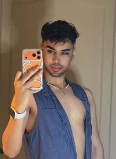 Moroccain boy - Male escort in Riyadh Photo 6 of 11