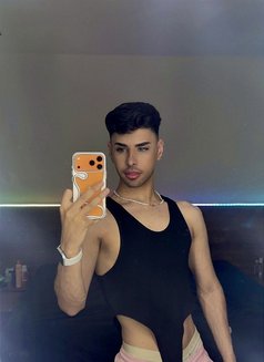 Moroccain boy - Male escort in Riyadh Photo 8 of 11