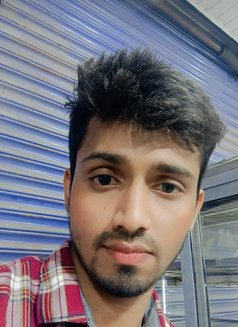 Moron Bob - Male companion in Hyderabad Photo 2 of 2