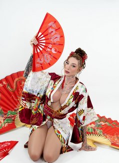 Moscardiniema - Transsexual escort in Bangkok Photo 24 of 27