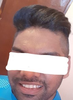 Damian (VIP) services - Male escort in Colombo Photo 2 of 9