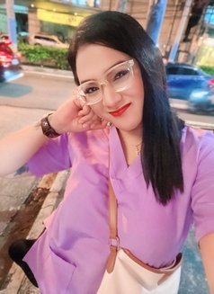 Moshi - masseuse in Makati City Photo 3 of 7