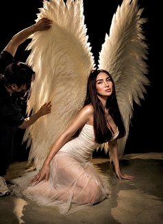 The Heavenly Body just Landed - escort in Taichung Photo 4 of 23