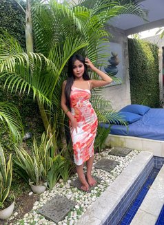 Most sexy escort KYLAA - puta in Bali Photo 2 of 14