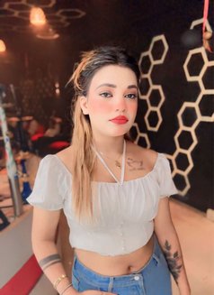 Most Vip sexy Escort service in Kolkat - puta in Kolkata Photo 7 of 8